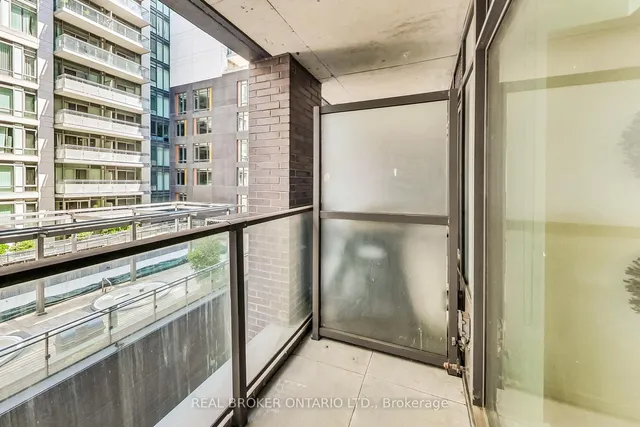 Additional image 18 of 111 Bathurst St Unit 320