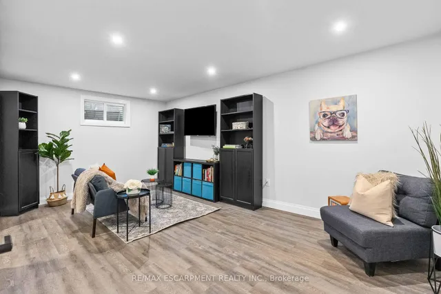 Additional image 26 of 684 Dynes Rd Unit 5