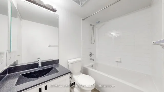 Additional image 17 of 135 Village Green Sq Unit 1924