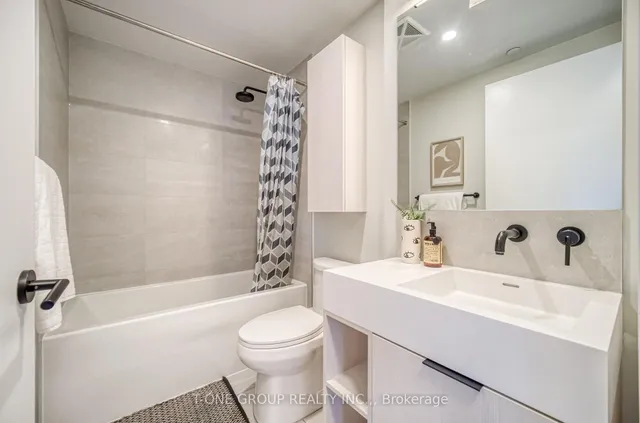 Additional image 18 of 108 Peter St Unit 1325