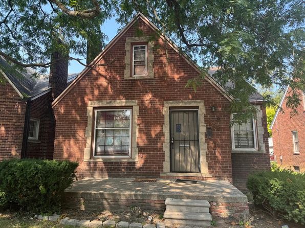 15613 Seymour St, Detroit, MI 48205