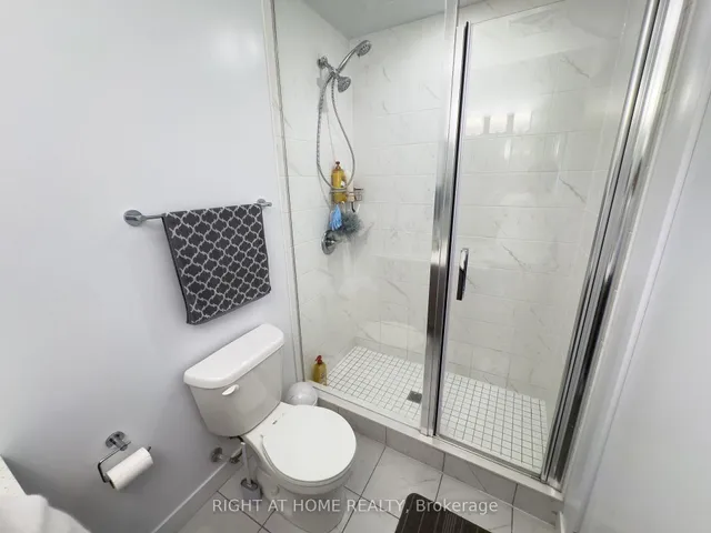 Additional image 14 of 2433 Dufferin St Unit 211