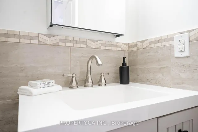 Additional image 18 of 737 1/2 Craven Rd