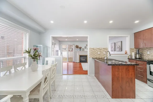 Additional image 11 of 69 Yellow Brick Rd