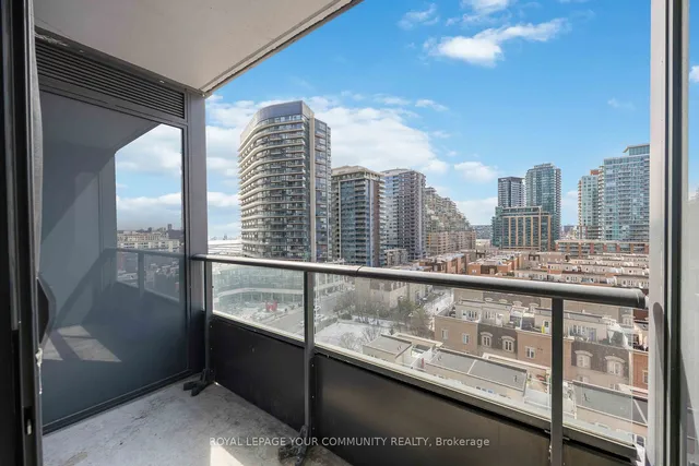 Additional image 26 of 19 Western Battery Rd Unit 917