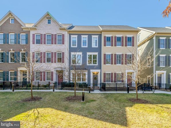 1361 Powhatan St, Alexandria, VA 22314