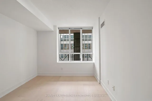 Additional image 25 of 140 Simcoe St Unit 1412