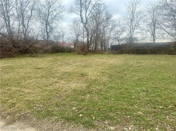 4514 Lester Ave, Cleveland, OH 44127