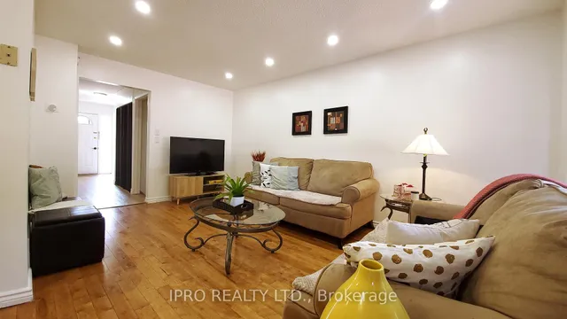 Additional image 3 of 6 Carisbrooke Crt Unit 6