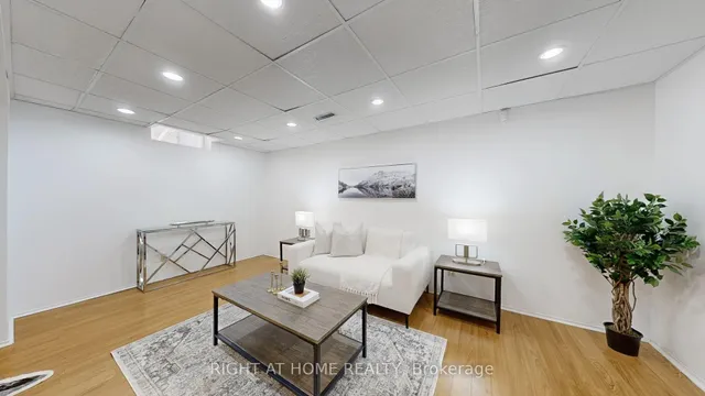 Additional image 23 of 38 Ponymill Dr