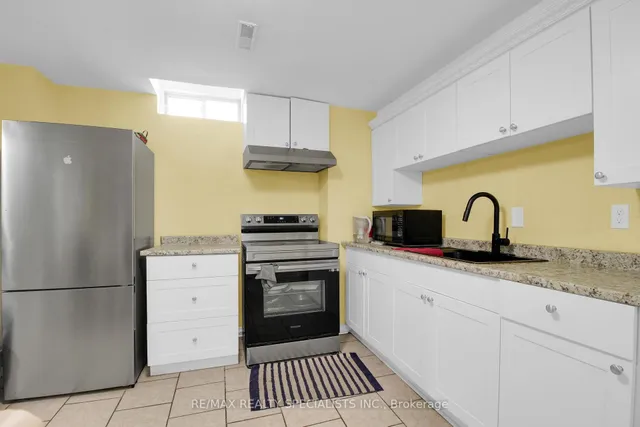 Additional image 37 of 10 Chatelaine Crt