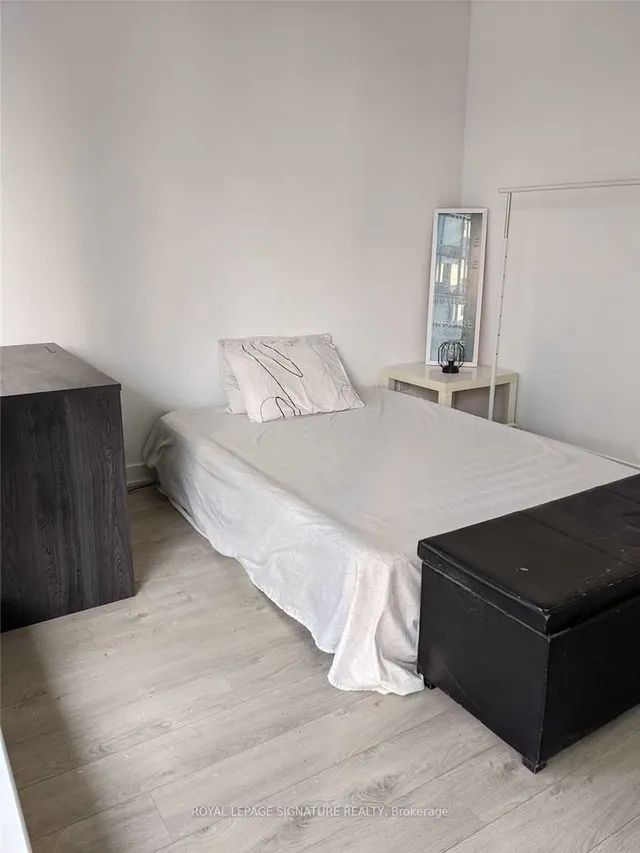 Additional image 5 of 185 Roehampton Ave Unit 201