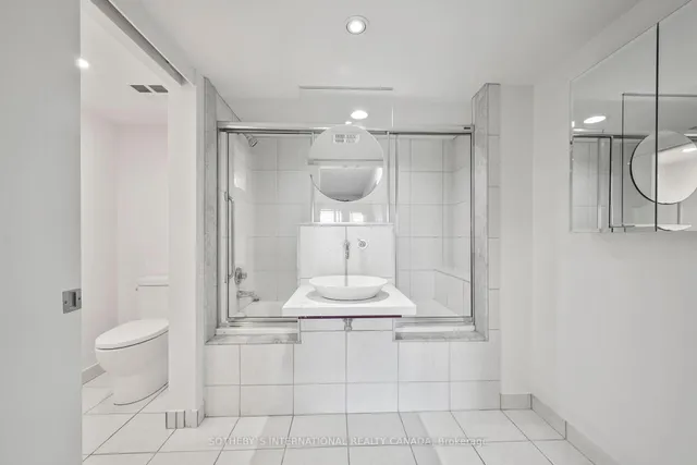 Additional image 17 of 550 Queens Quay Unit 512