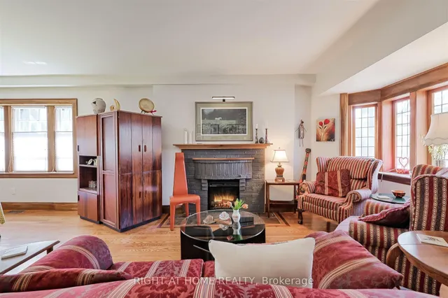 Additional image 30 of 61 Woburn Ave