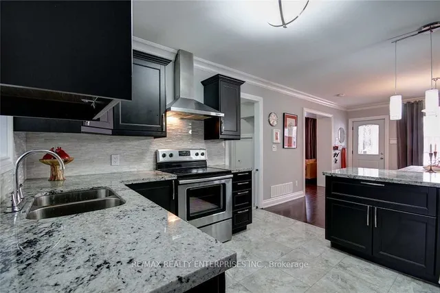 Additional image 6 of 96 Manitoba St