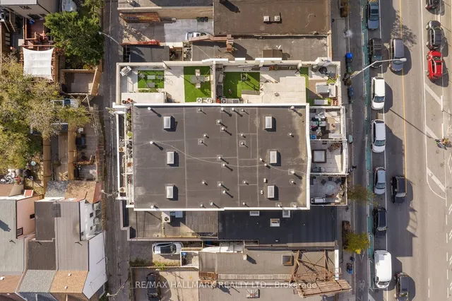 Additional image 38 of 2151 Danforth Ave