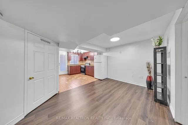 Additional image 6 of 75 Grayson Cres