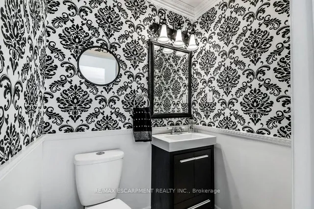 Additional image 35 of 27 Grayrocks Ave