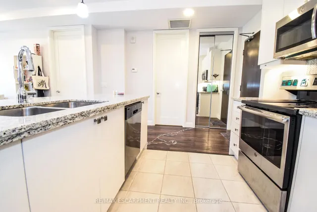 Additional image 18 of 118 King St Unit 520