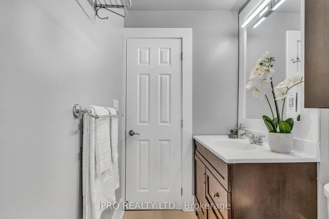 Additional image 25 of 264 Howland Ave