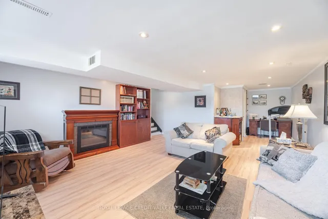 Additional image 41 of 54 Gondola Cres