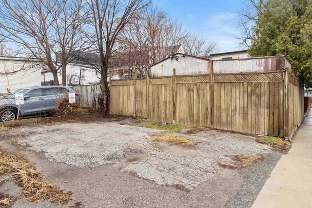 Additional image 27 of 330 Gilmour Ave