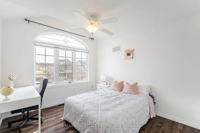 Additional image 28 of 577 Caverhill Cres