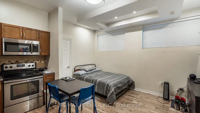 Additional image 39 of 1166 Glengrove Ave