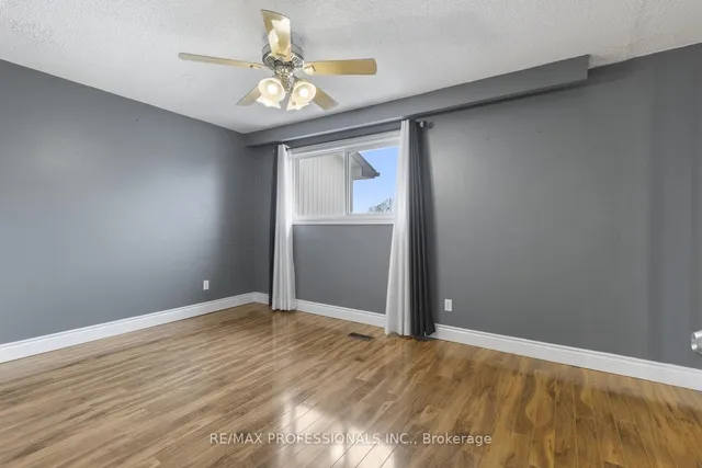 Additional image 28 of 49 Dawson Cres