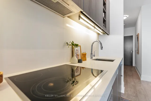 Additional image 5 of 101 Erskine Ave Unit 2303