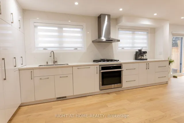 Additional image 13 of 22 Silverthorne Bush Dr