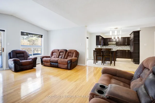 Additional image 10 of 25 Hollowgrove Blvd