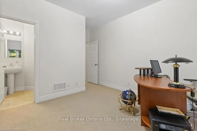 Additional image 15 of 45 Pioneer Tower Cres