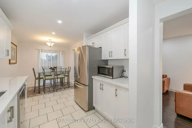 Additional image 9 of 11 Vennio Lane