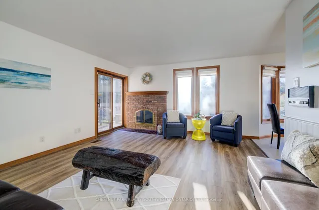 Additional image 9 of 215 Black Walnut Pl