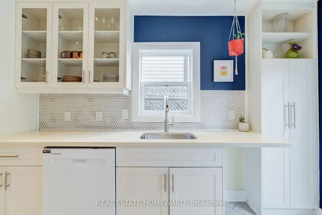 Additional image 17 of 104 Manning Ave