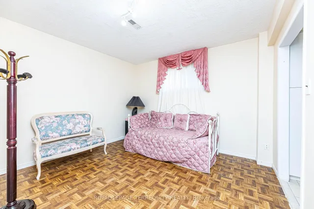 Additional image 46 of 21 Collingwood Ave