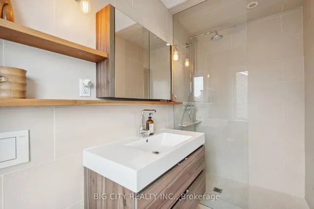 Additional image 16 of 114 Robina Ave