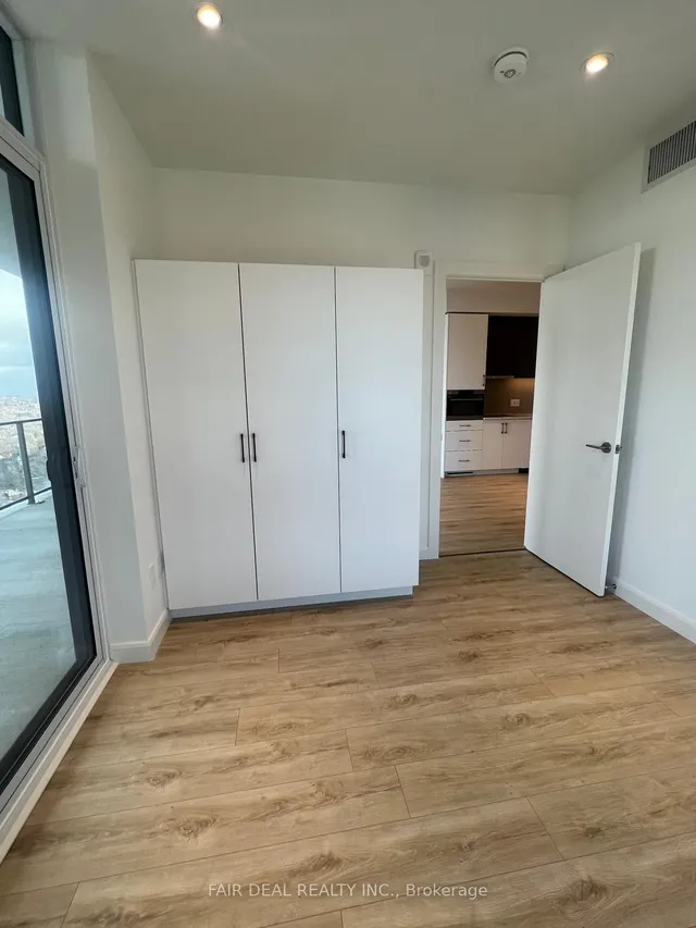 Additional image 10 of 741 King St Unit 1503