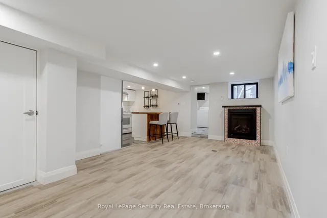 Additional image 34 of 204 Montrose Ave