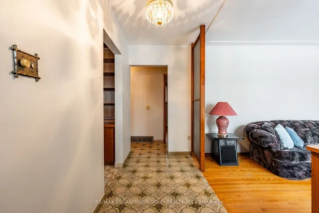 Additional image 6 of 16 Gatineau Dr