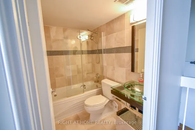 Additional image 13 of 33 Harbour Sq Unit 1027