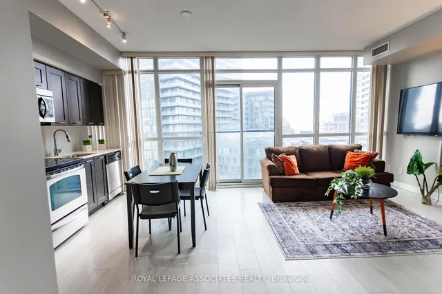 Additional image 3 of 169 Fort York Blvd Unit 920