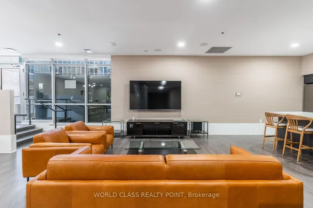 Additional image 28 of 375 King St Unit 705