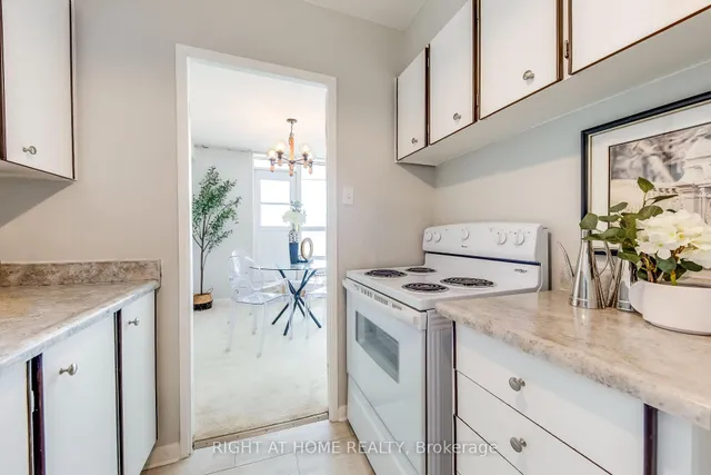 Additional image 17 of 45 Southport St Unit 412