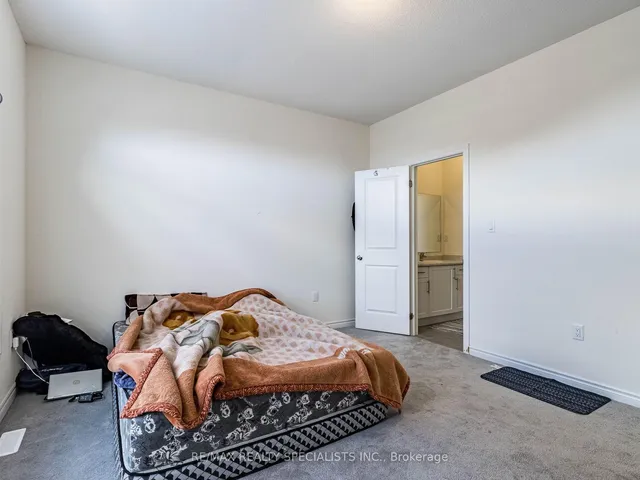 Additional image 31 of 37 Peak Dr