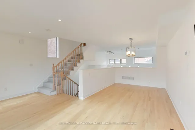 Additional image 20 of 70 Guildwood Pkwy Unit 4