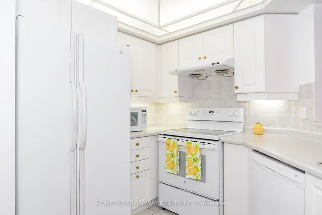 Additional image 9 of 89 Skymark Dr Unit 1211