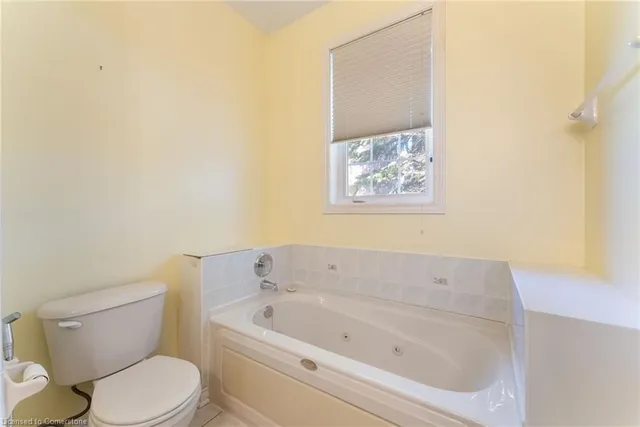 Additional image 10 of 54 Silverbirch Blvd