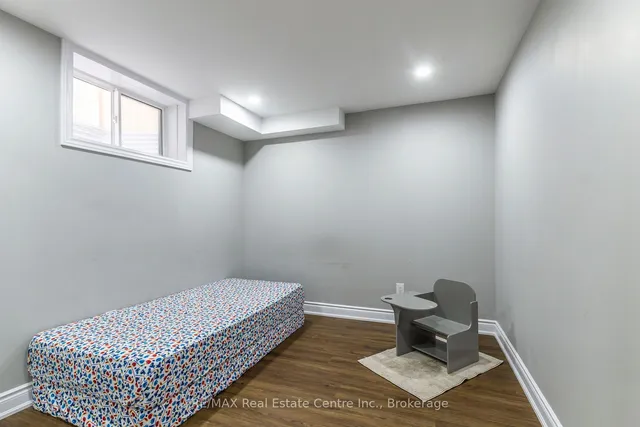 Additional image 35 of 616 Florencedale Cres